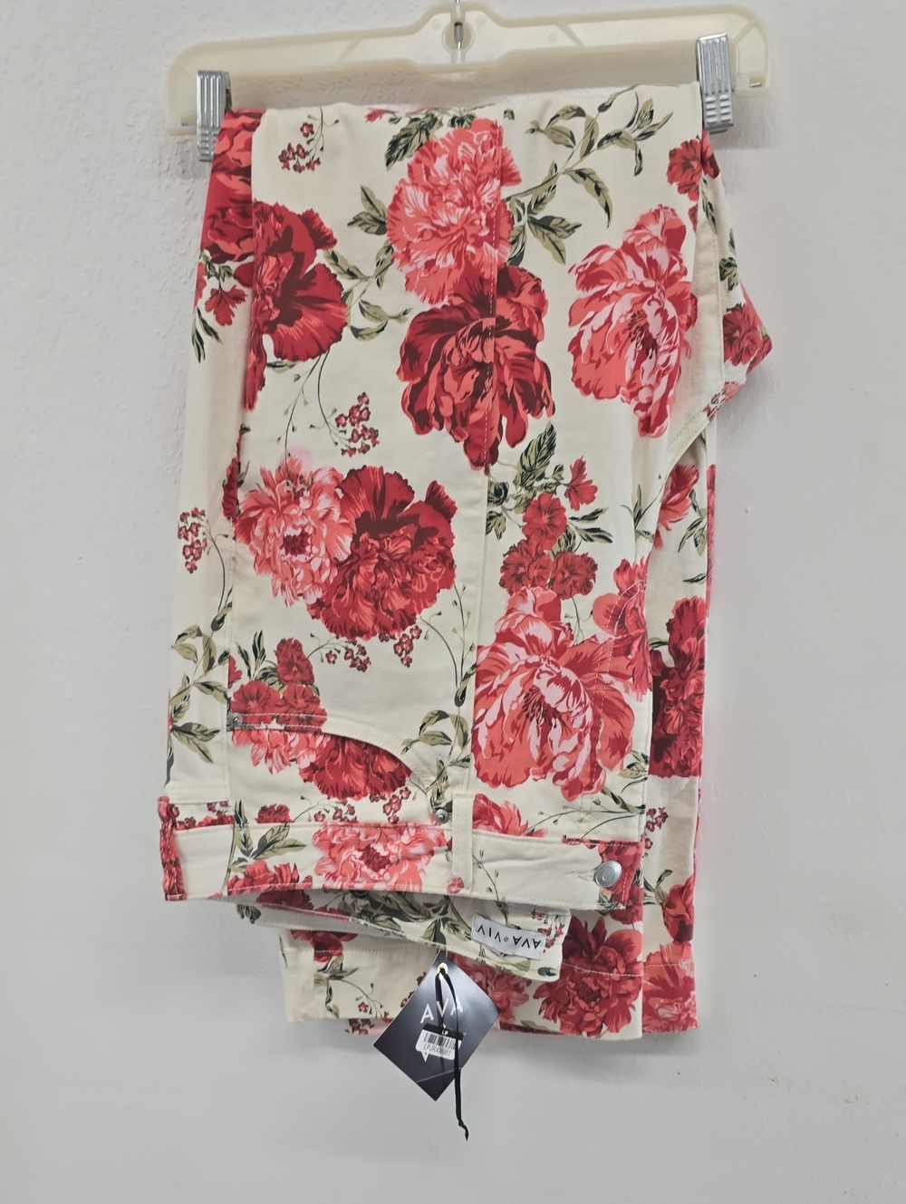 Ava & Viv Cream Floral Jean Shorts with Red Flowers